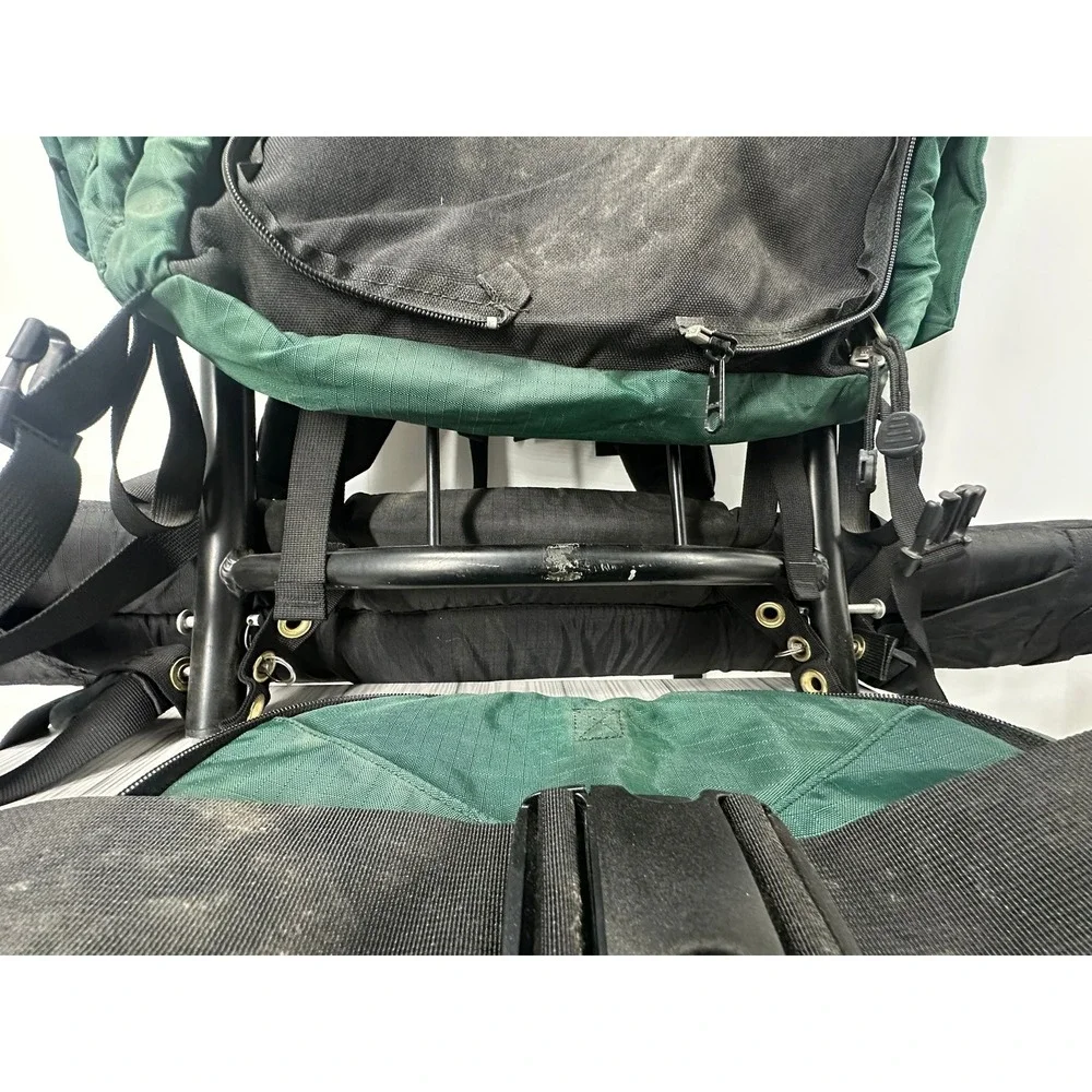 REI Trekker Wonderland‎ Backpack Rucksack Green Black Camping Hiking Outdoor Bag